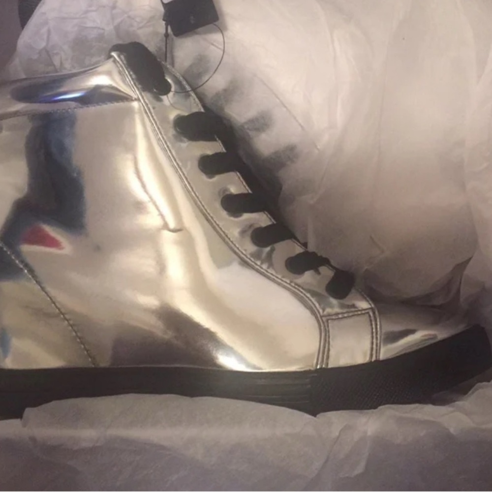 Silver wedges